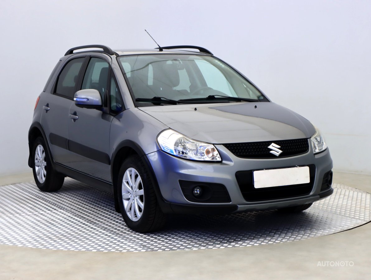 Suzuki SX4, 2011 - celkový pohled