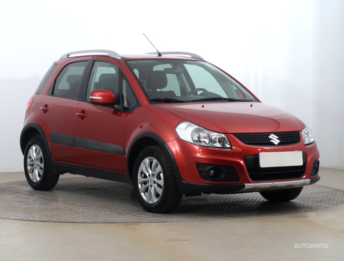 Suzuki SX4, 2013 - celkový pohled