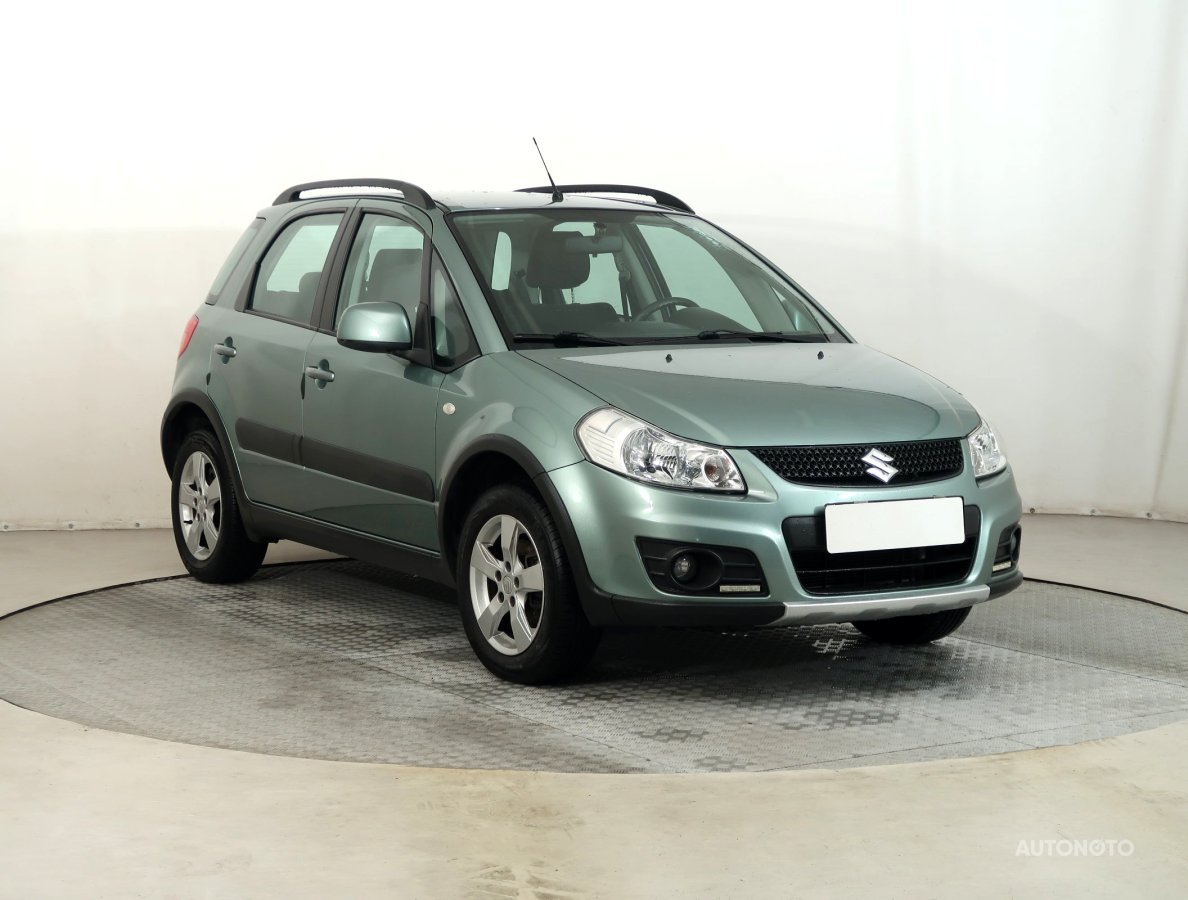 Suzuki SX4, 2011 - celkový pohled