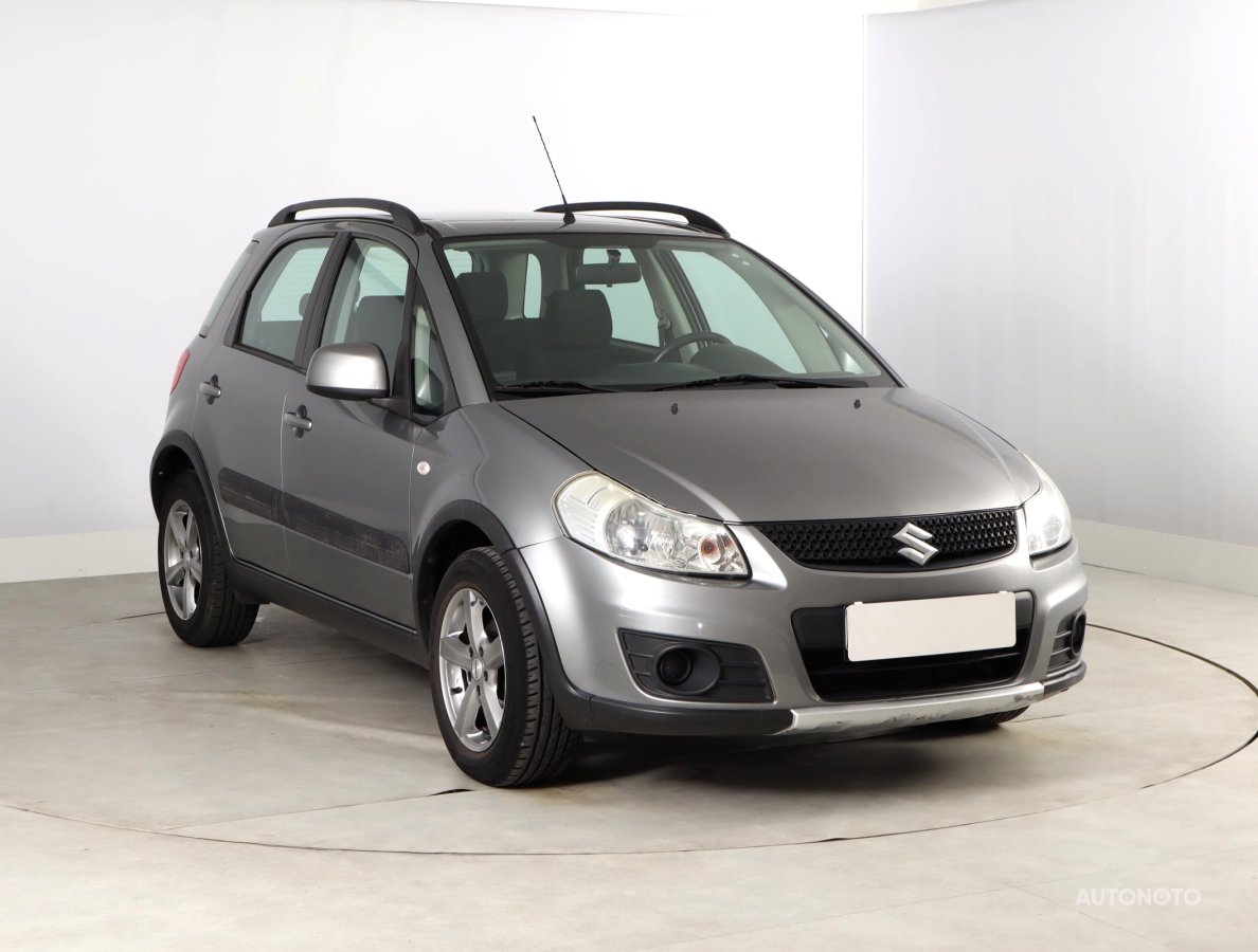 Suzuki SX4, 2012 - celkový pohled