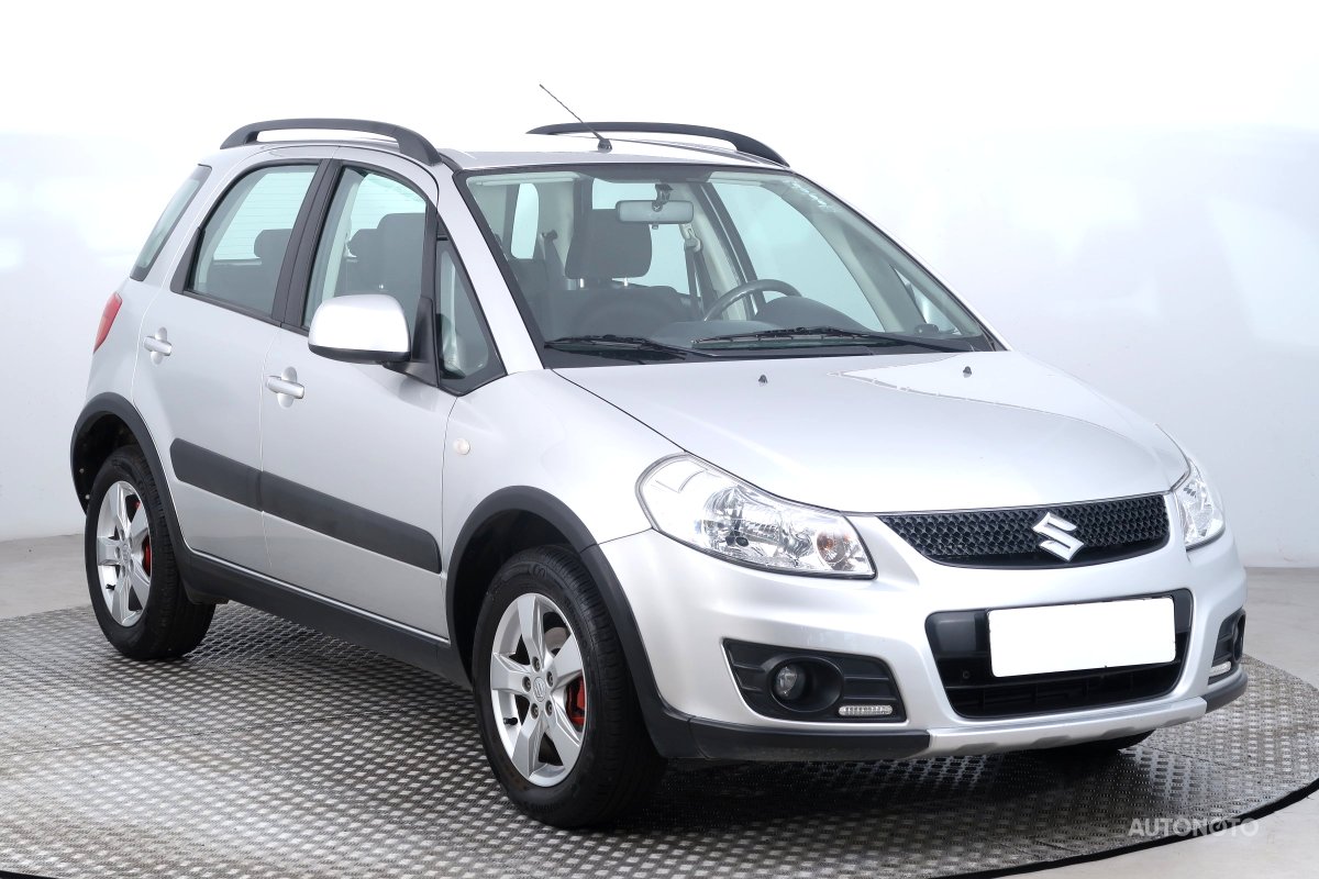 Suzuki SX4, 2013 - celkový pohled