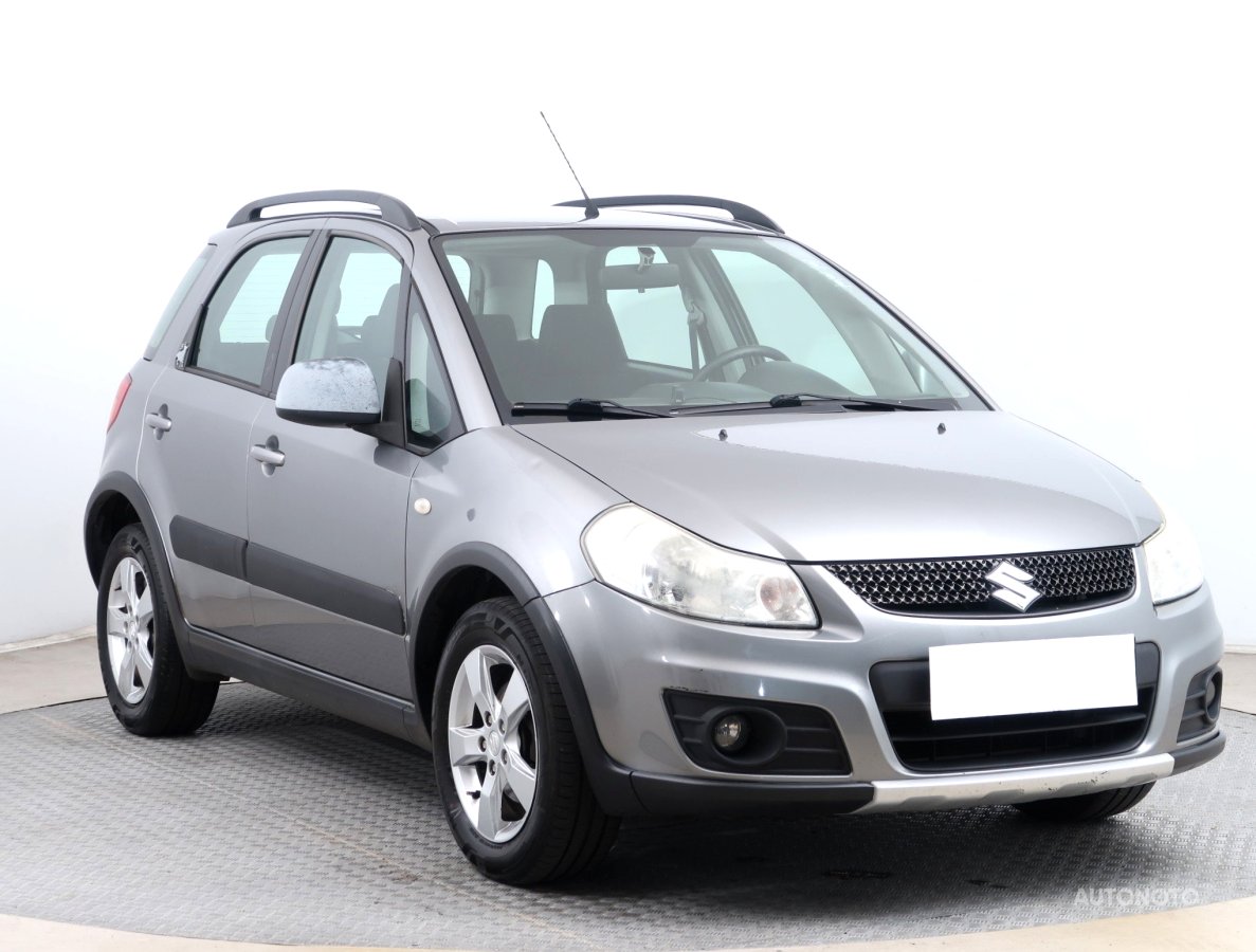 Suzuki SX4, 2011 - celkový pohled