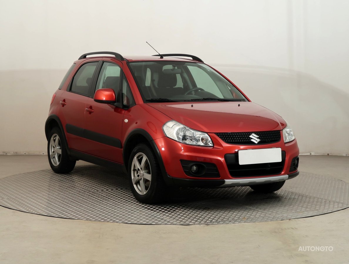 Suzuki SX4, 2012 - celkový pohled