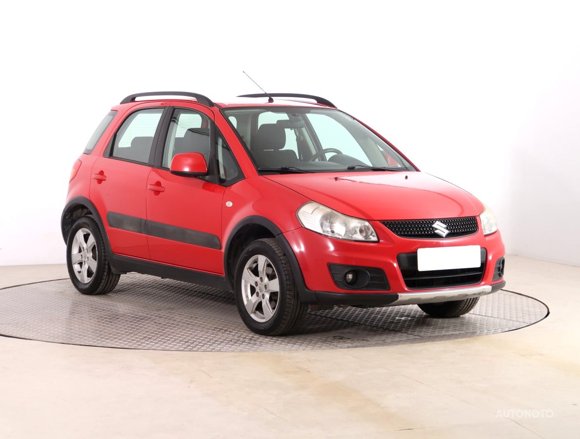 Suzuki SX4, 2012 - celkový pohled