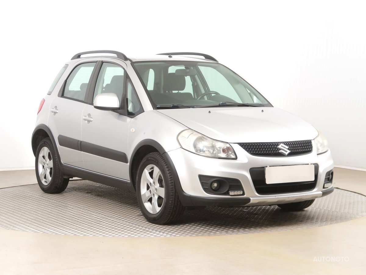 Suzuki SX4, 2010 - celkový pohled