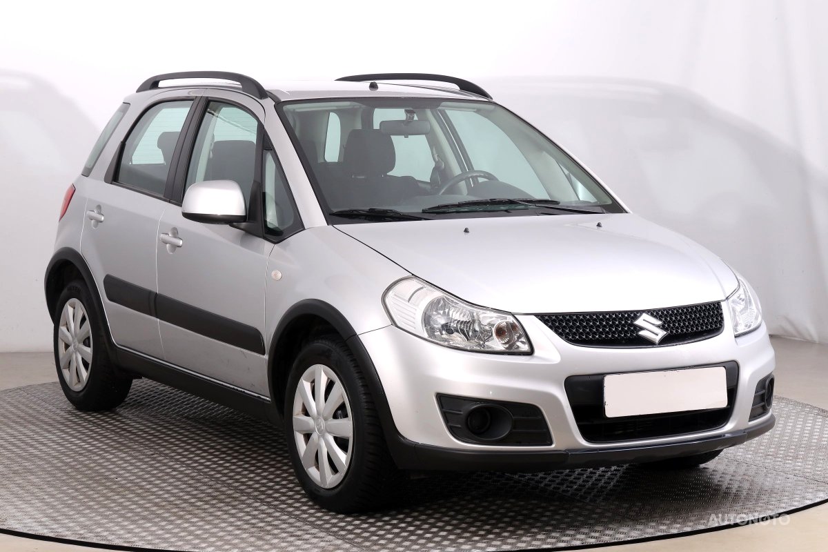 Suzuki SX4, 2011 - celkový pohled