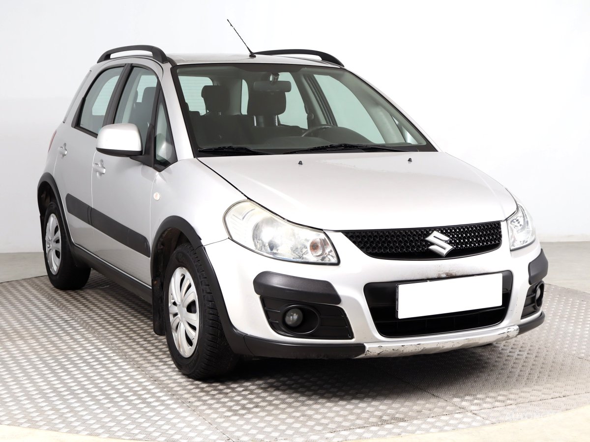 Suzuki SX4, 2011 - celkový pohled
