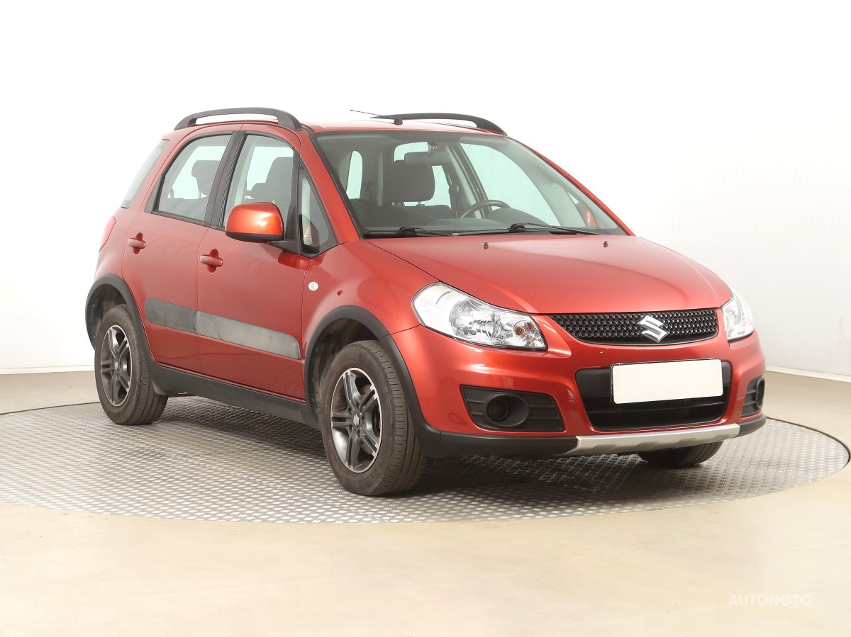 Suzuki SX4, 2011 - celkový pohled