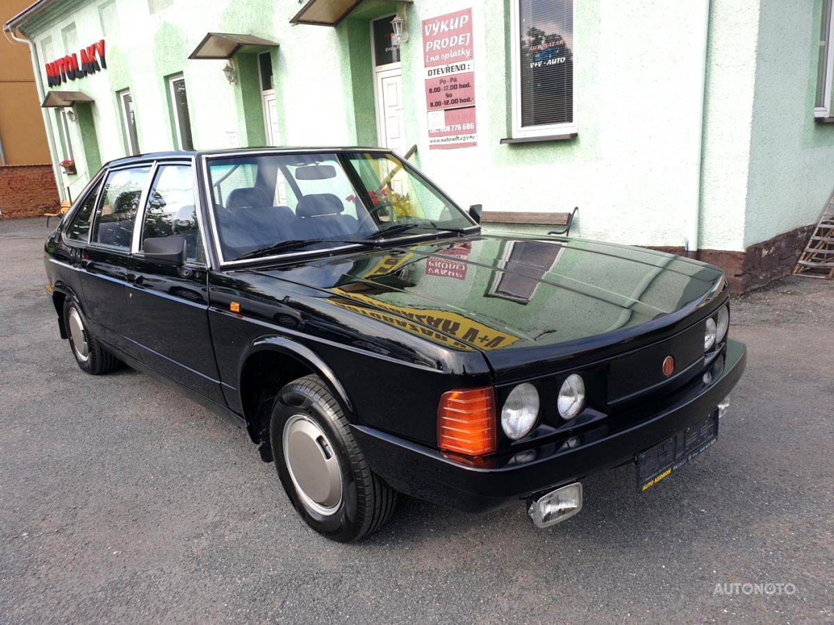 Tatra T613, 1987 - celkový pohled