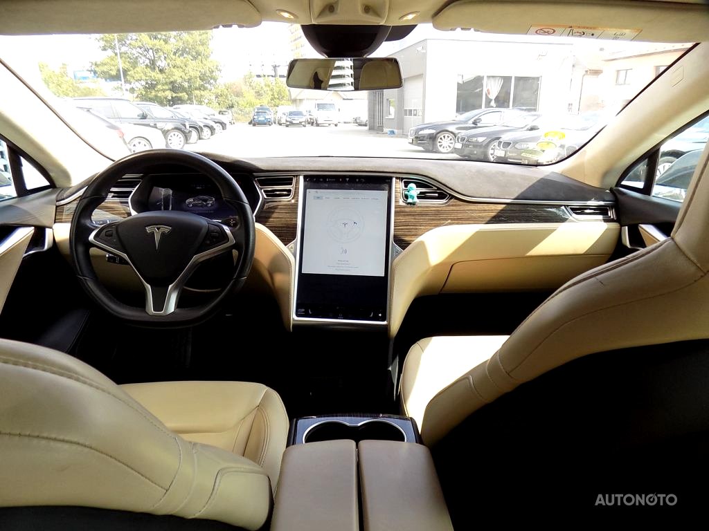 Tesla Model S, 2016 - pohled č. 7