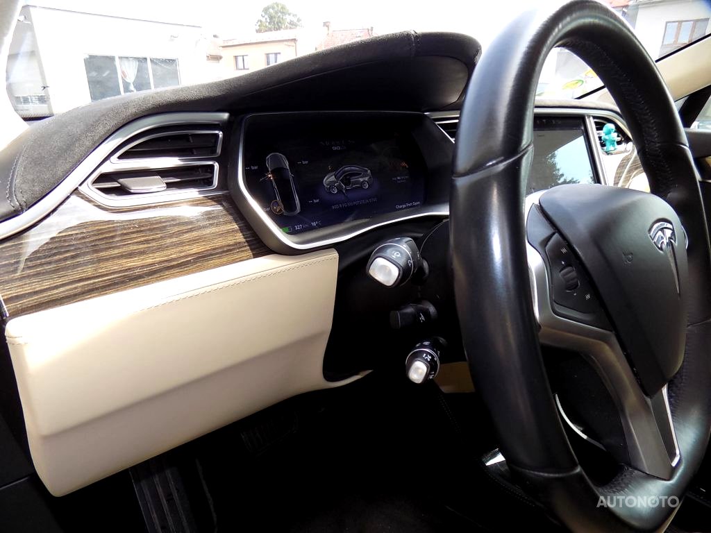 Tesla Model S, 2016 - pohled č. 8