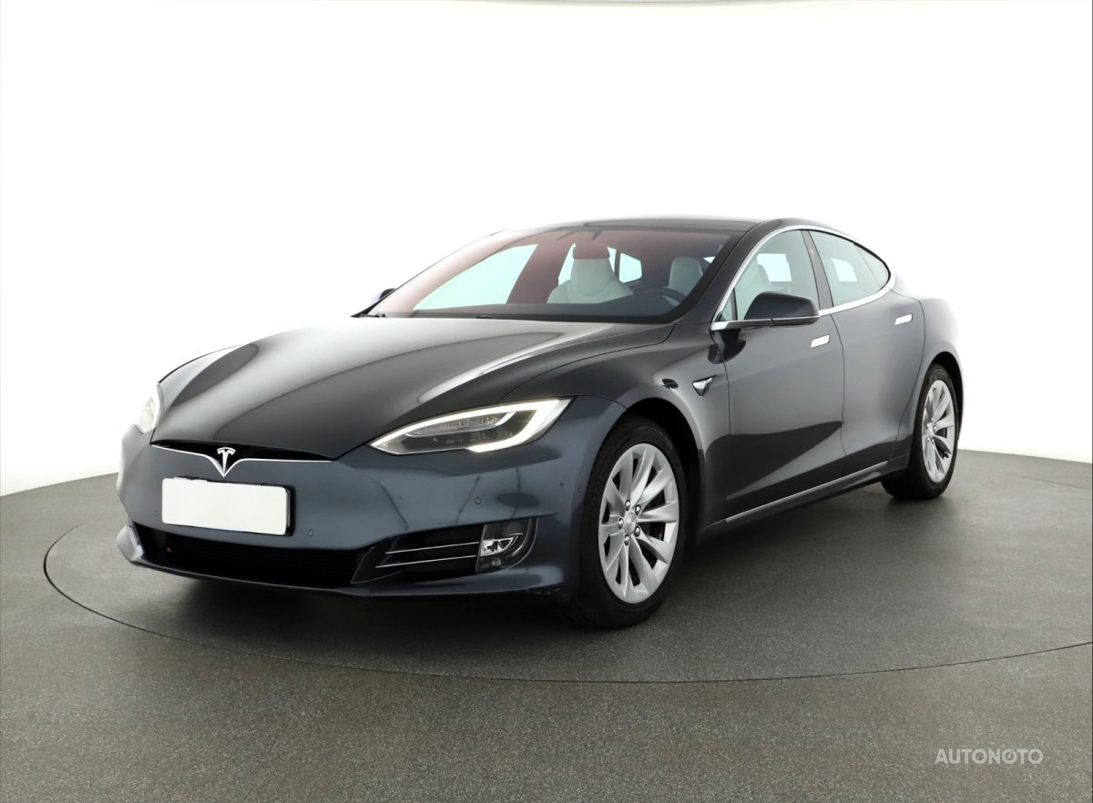 Tesla Model S, 2017 - pohled č. 3