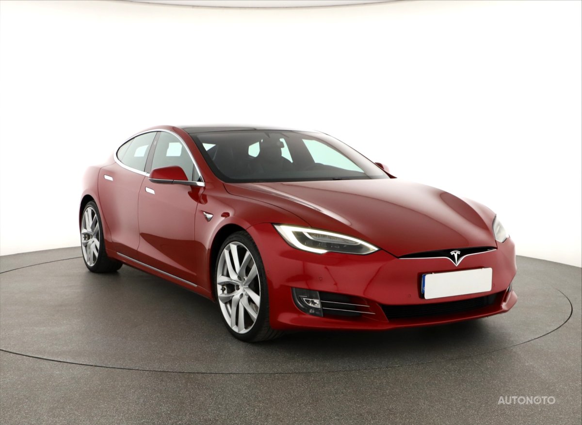 Tesla Model S, 2018 - celkový pohled
