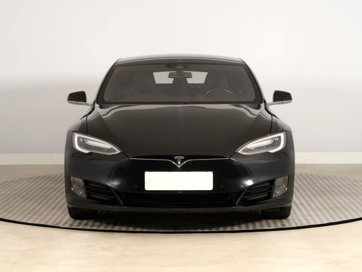 Tesla Model S, 2016 - pohled č. 2