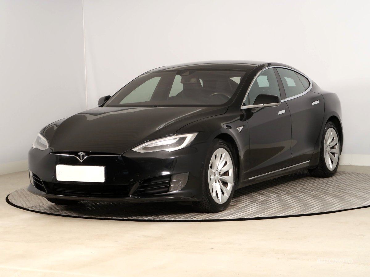 Tesla Model S, 2016 - pohled č. 3