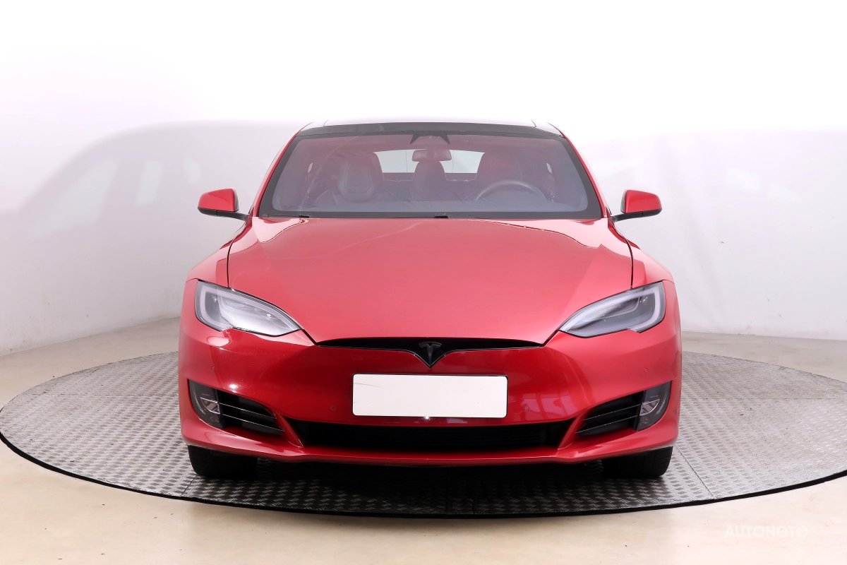 Tesla Model S, 2018 - pohled č. 2