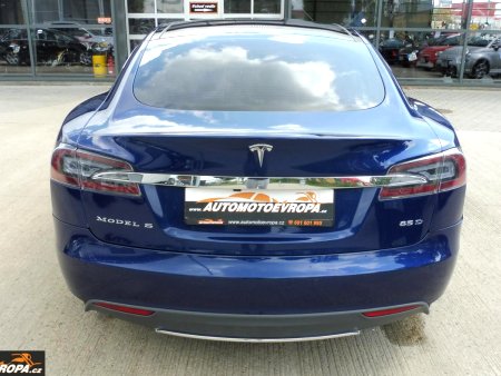 Tesla Model S, 2015 - pohled č. 4