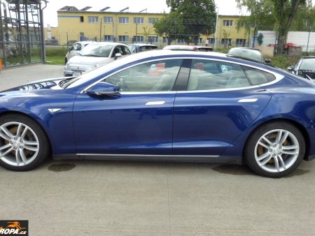 Tesla Model S, 2015 - pohled č. 6