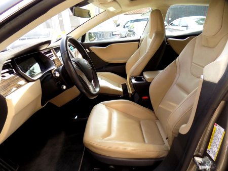 Tesla Model S, 2016 - pohled č. 5