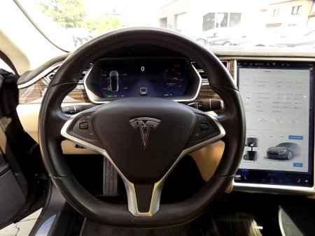 Tesla Model S, 2016 - pohled č. 6