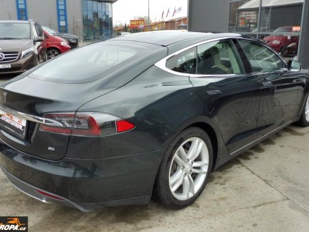 Tesla Model S, 2015 - pohled č. 3