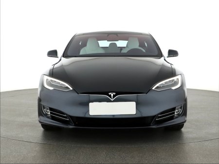 Tesla Model S, 2017 - pohled č. 2