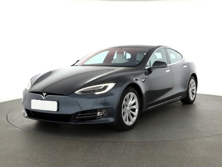 Tesla Model S, 2017 - pohled č. 3