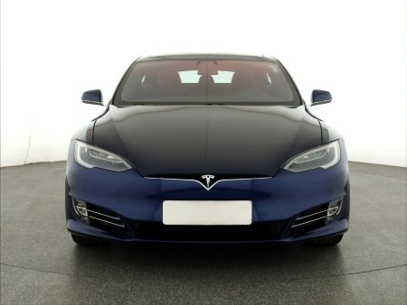Tesla Model S, 2018 - pohled č. 2