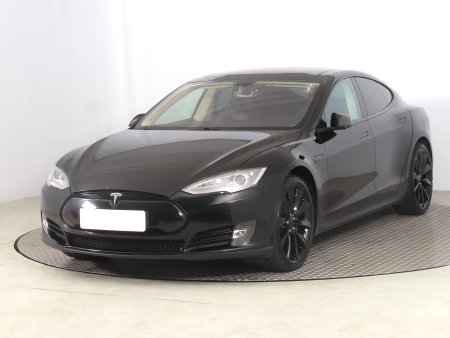 Tesla Model S, 2014 - pohled č. 3