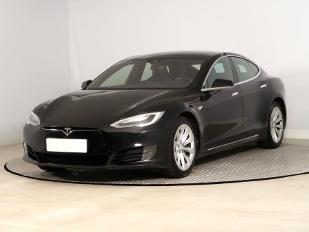 Tesla Model S, 2016 - pohled č. 3