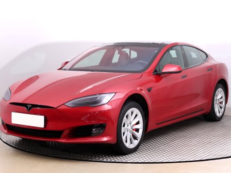 Tesla Model S, 2018 - pohled č. 3