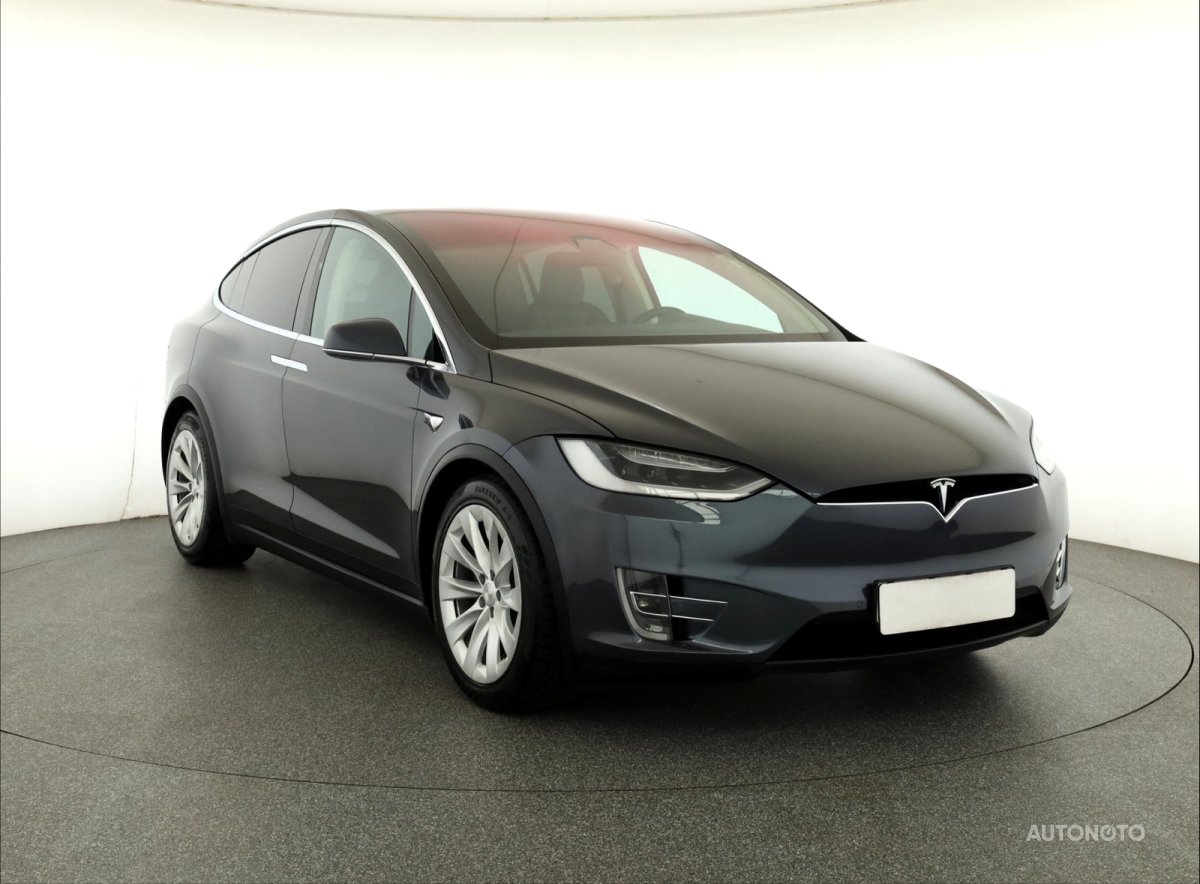 Tesla Model X, 2016 - celkový pohled