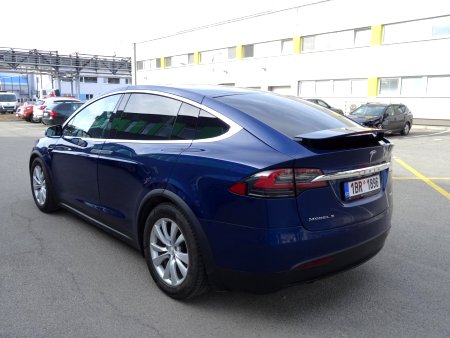 Tesla Model X, 2017 - pohled č. 3