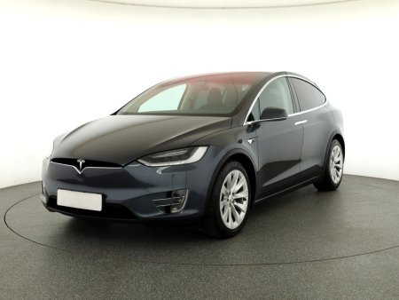 Tesla Model X, 2016 - pohled č. 3