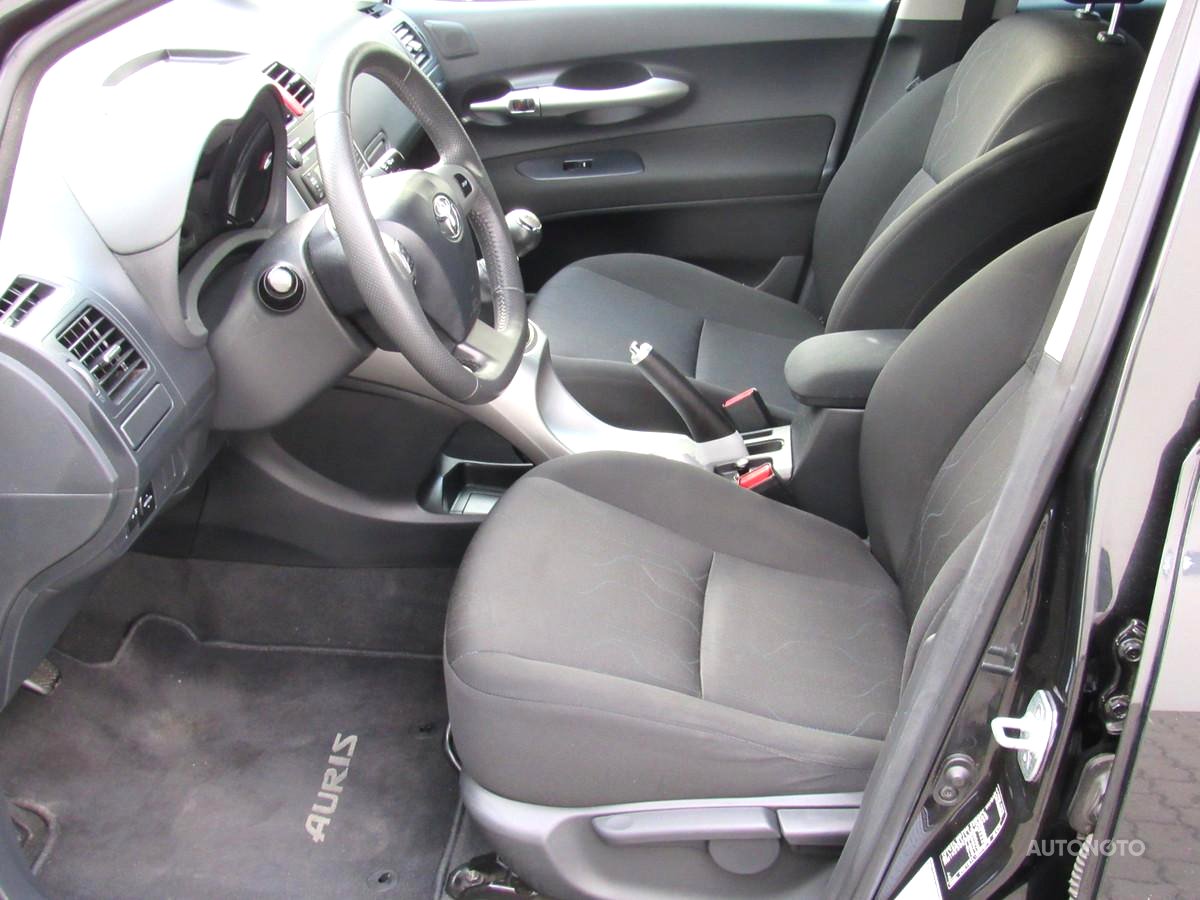 Toyota Auris, 2012 - pohled č. 14