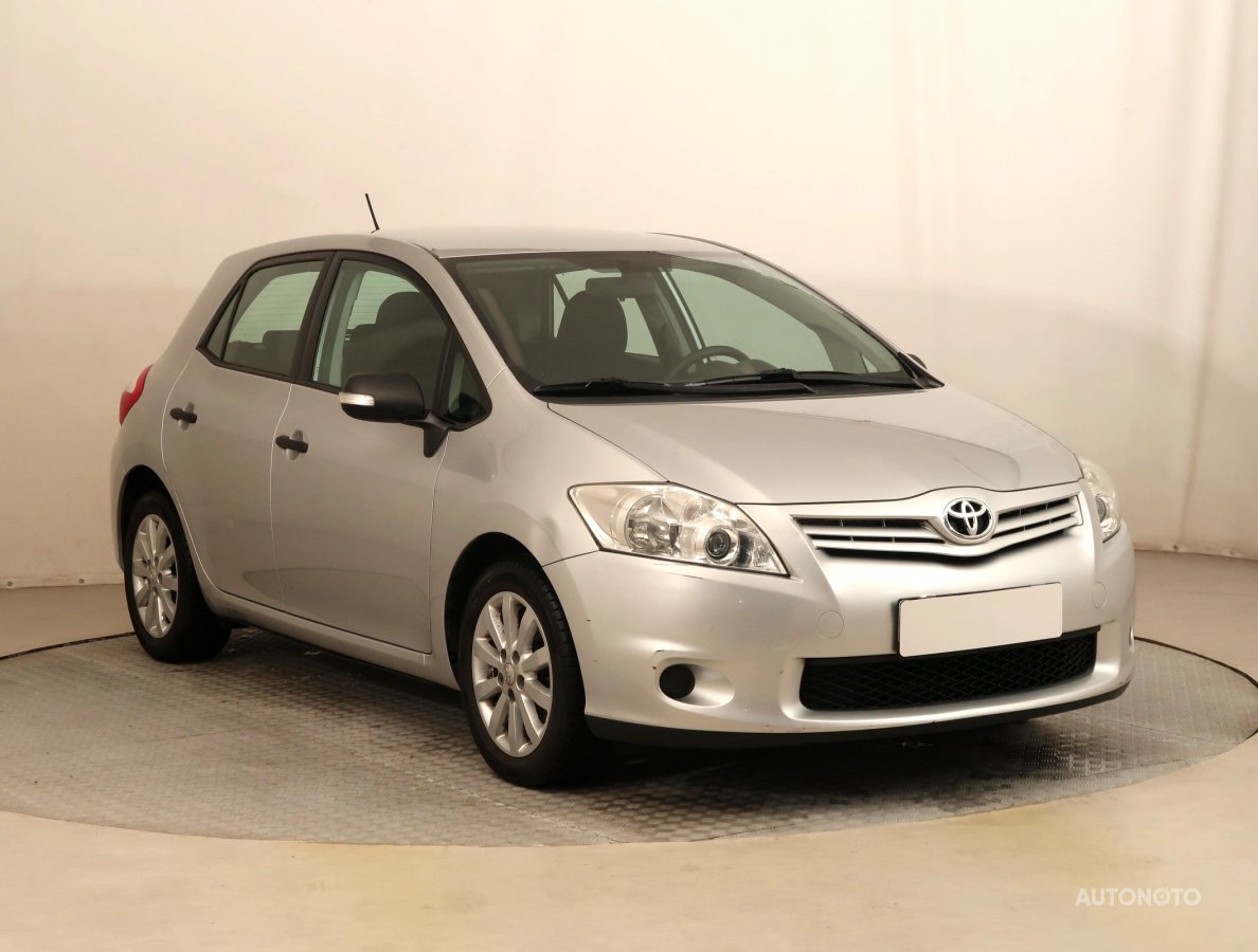 Toyota Auris, 2011 - celkový pohled