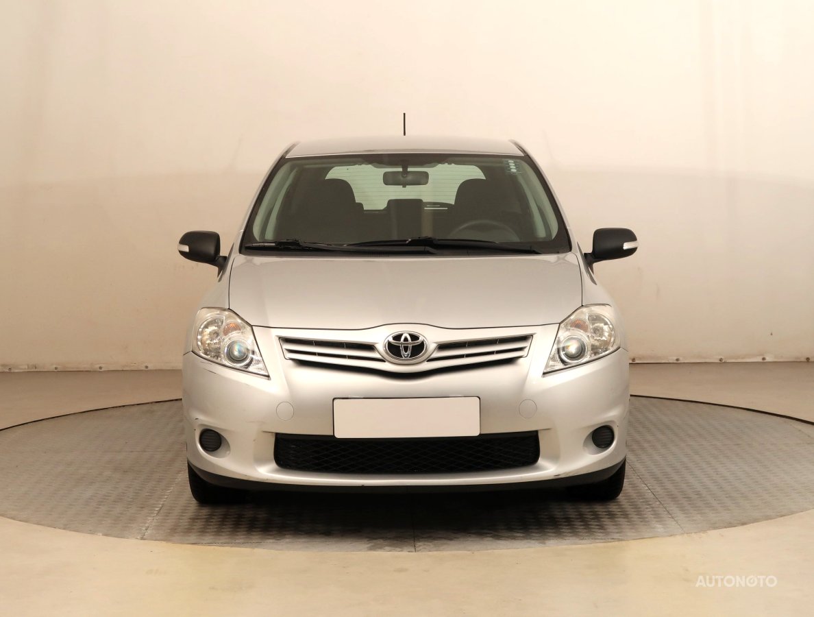 Toyota Auris, 2011 - pohled č. 2