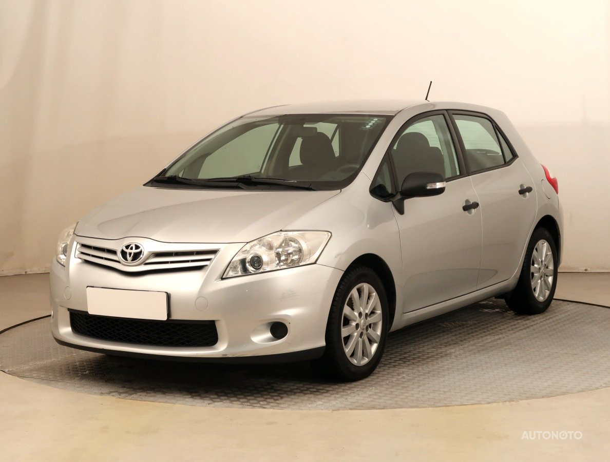 Toyota Auris, 2011 - pohled č. 3