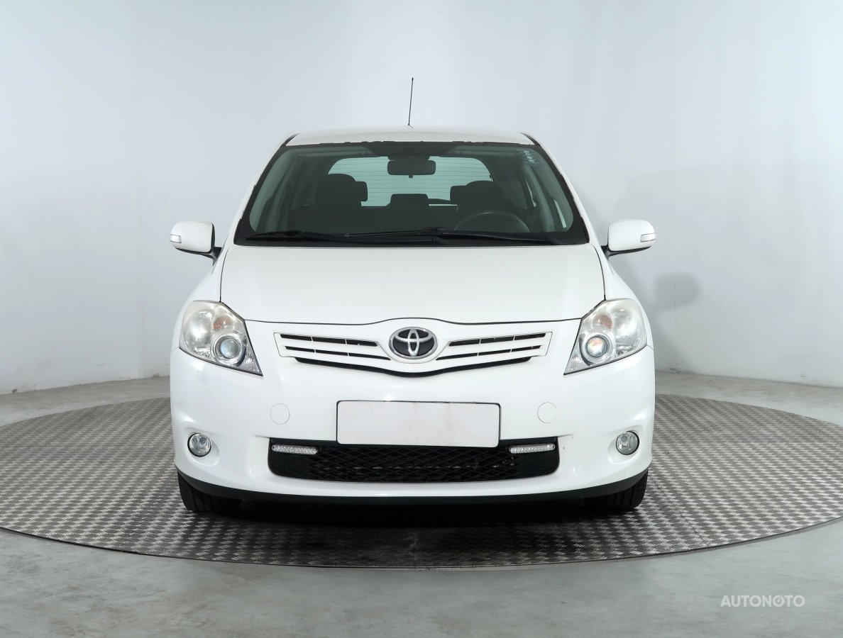 Toyota Auris, 2011 - pohled č. 2