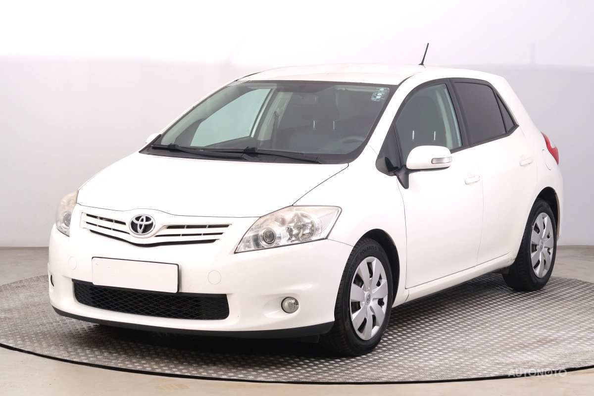Toyota Auris, 2011 - pohled č. 3