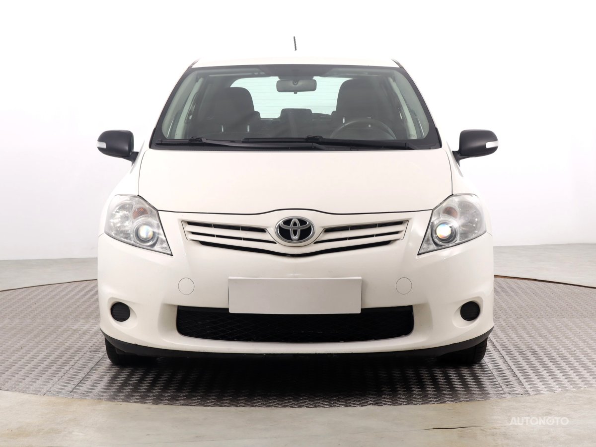 Toyota Auris, 2012 - pohled č. 2