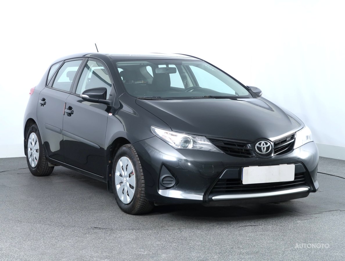 Toyota Auris, 2013 - celkový pohled