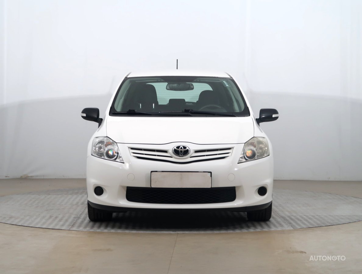 Toyota Auris, 2011 - pohled č. 2