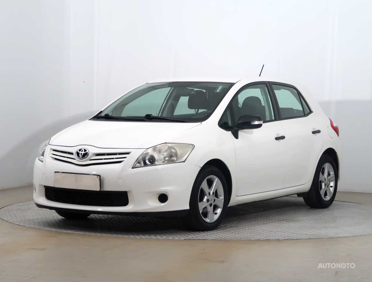 Toyota Auris, 2011 - pohled č. 3
