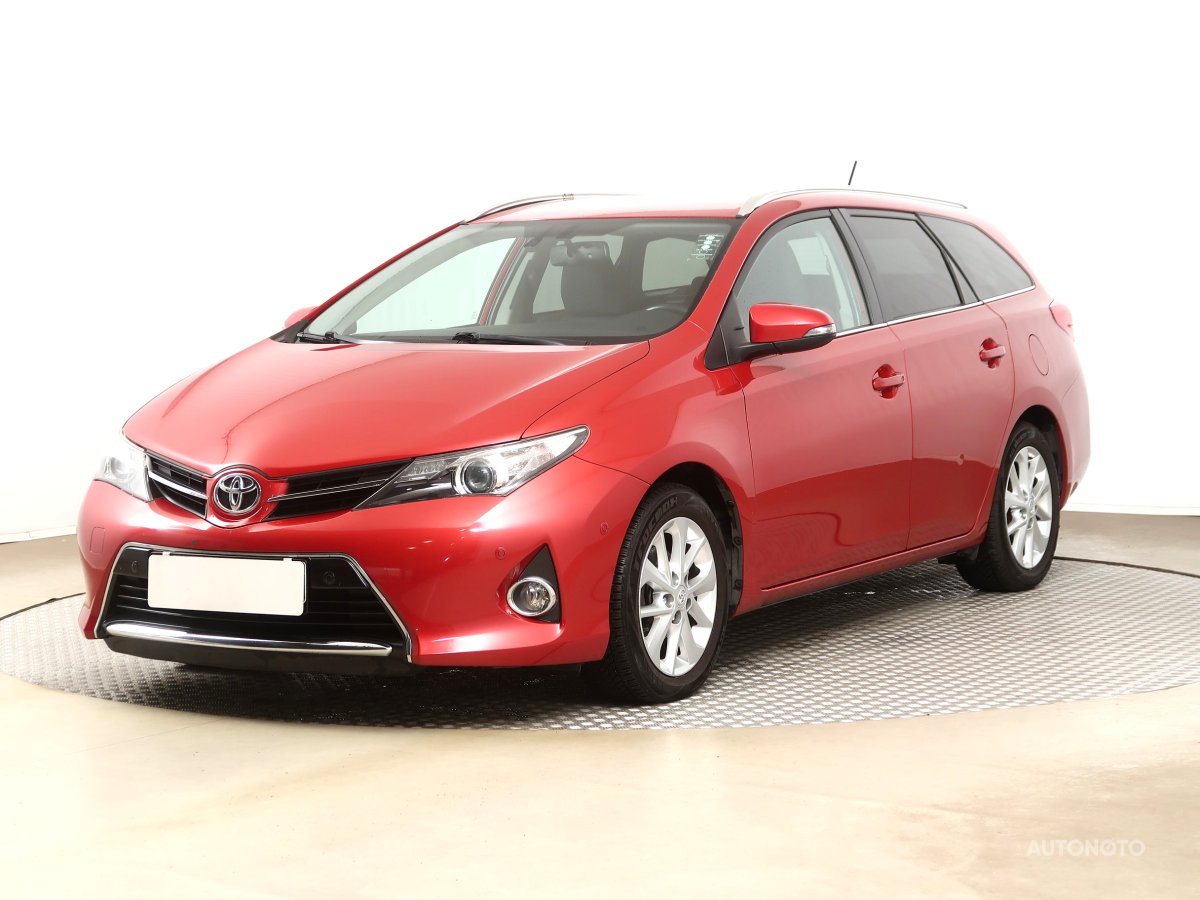 Toyota Auris, 2014 - pohled č. 3