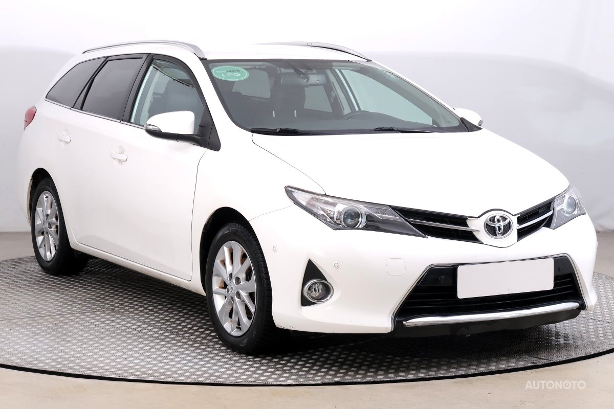 Toyota Auris, 2014 - celkový pohled