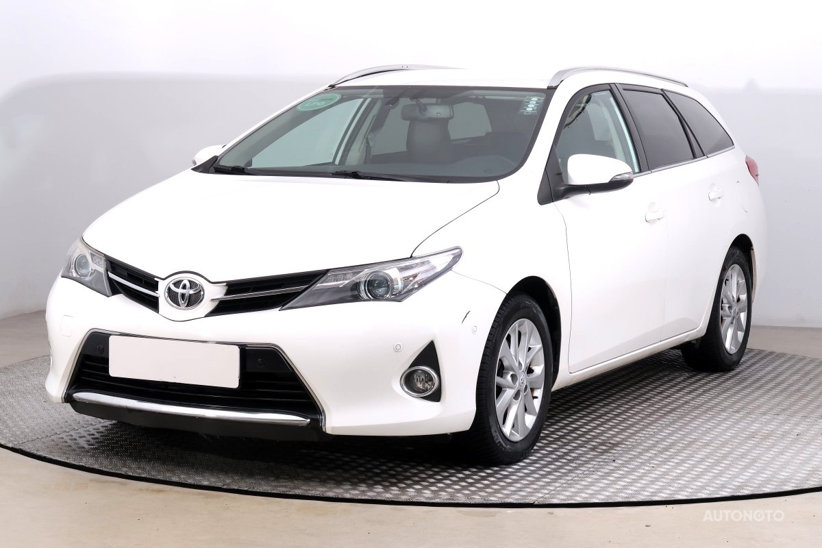 Toyota Auris, 2014 - pohled č. 3