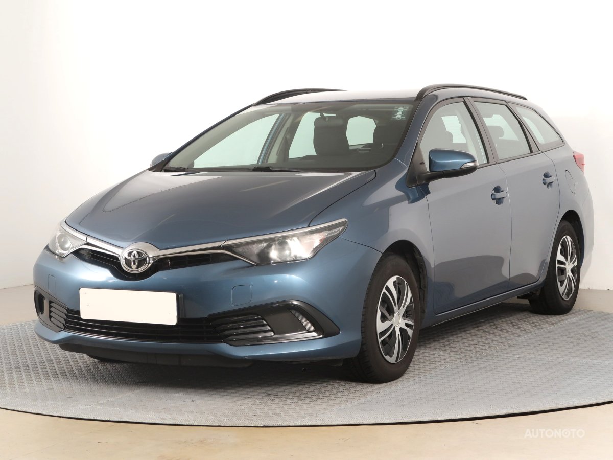 Toyota Auris, 2015 - pohled č. 3