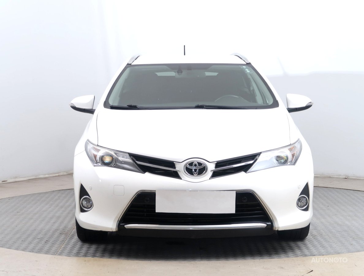 Toyota Auris, 2015 - pohled č. 2