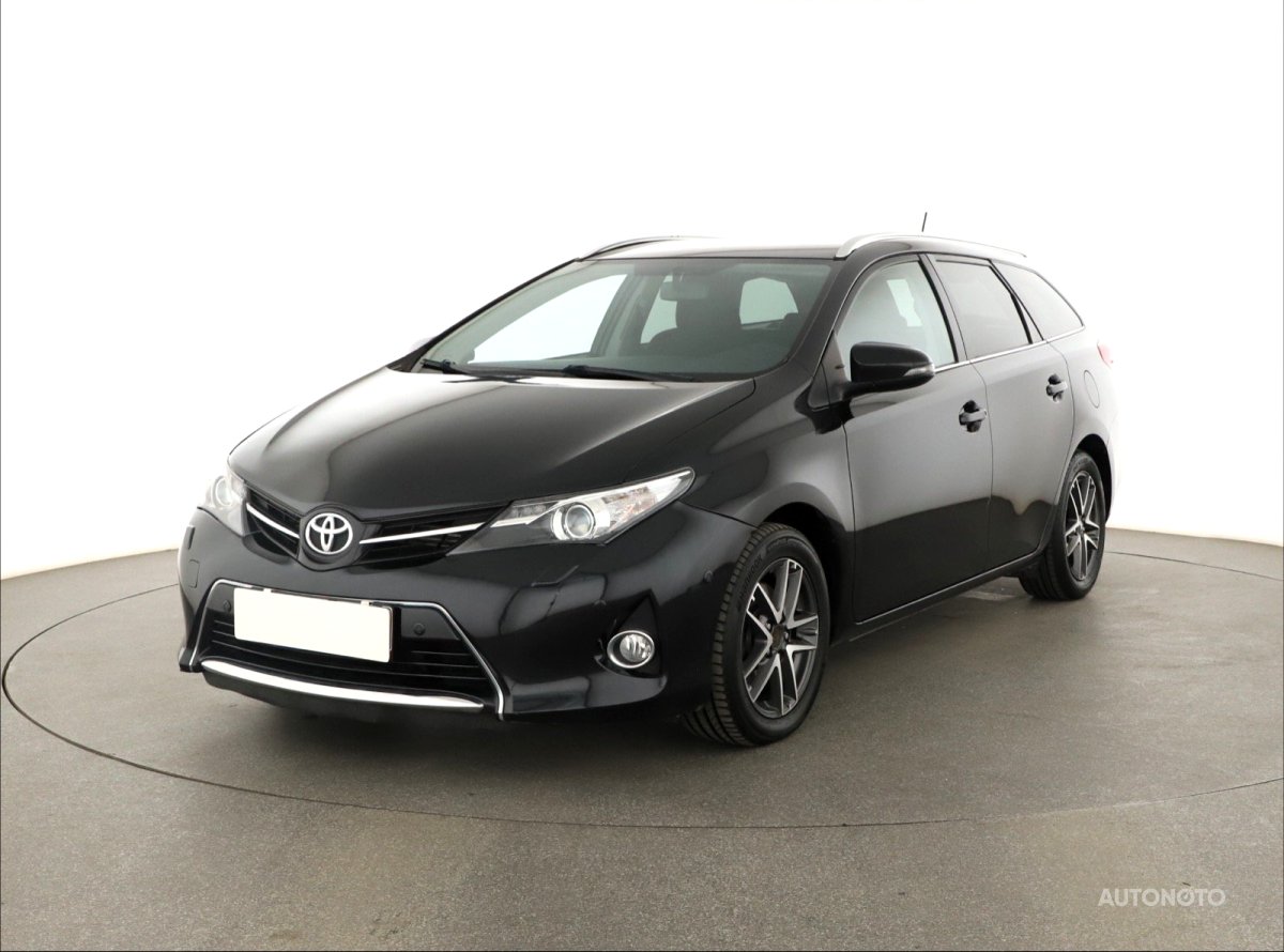 Toyota Auris, 2015 - pohled č. 3